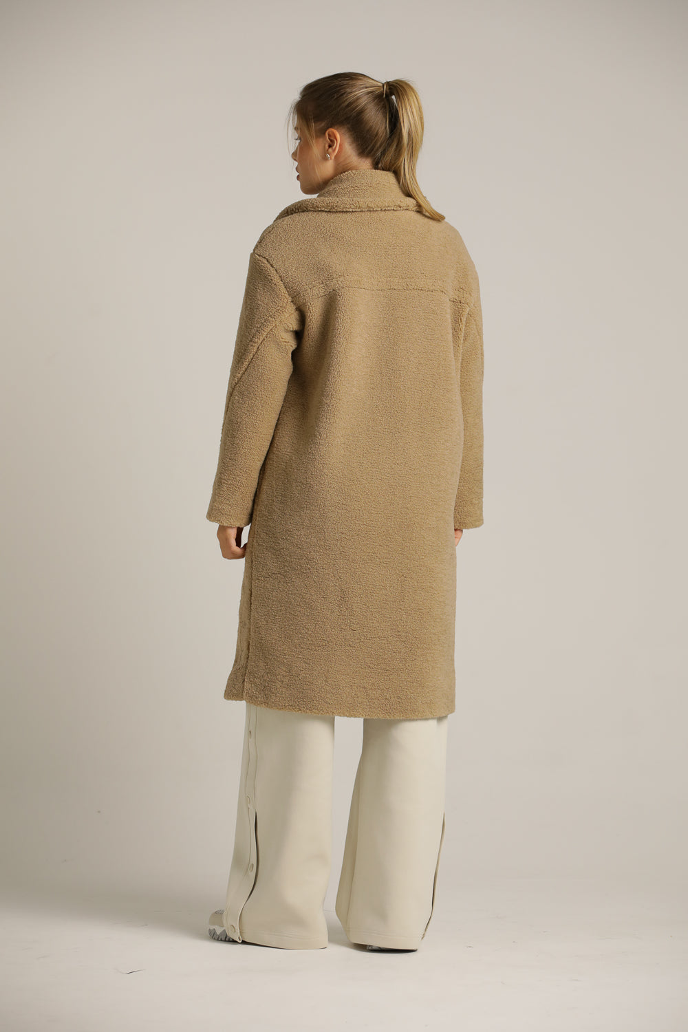 מעיל טדי ארוך במראה פרוותי | קנת קול