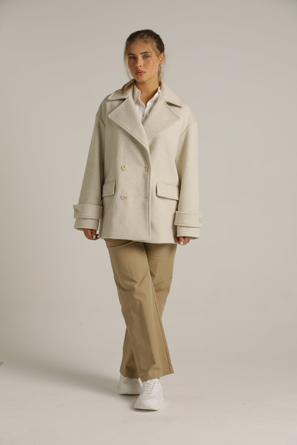 מעיל אוברסייז קצר בגימור צמרי | קנת קול