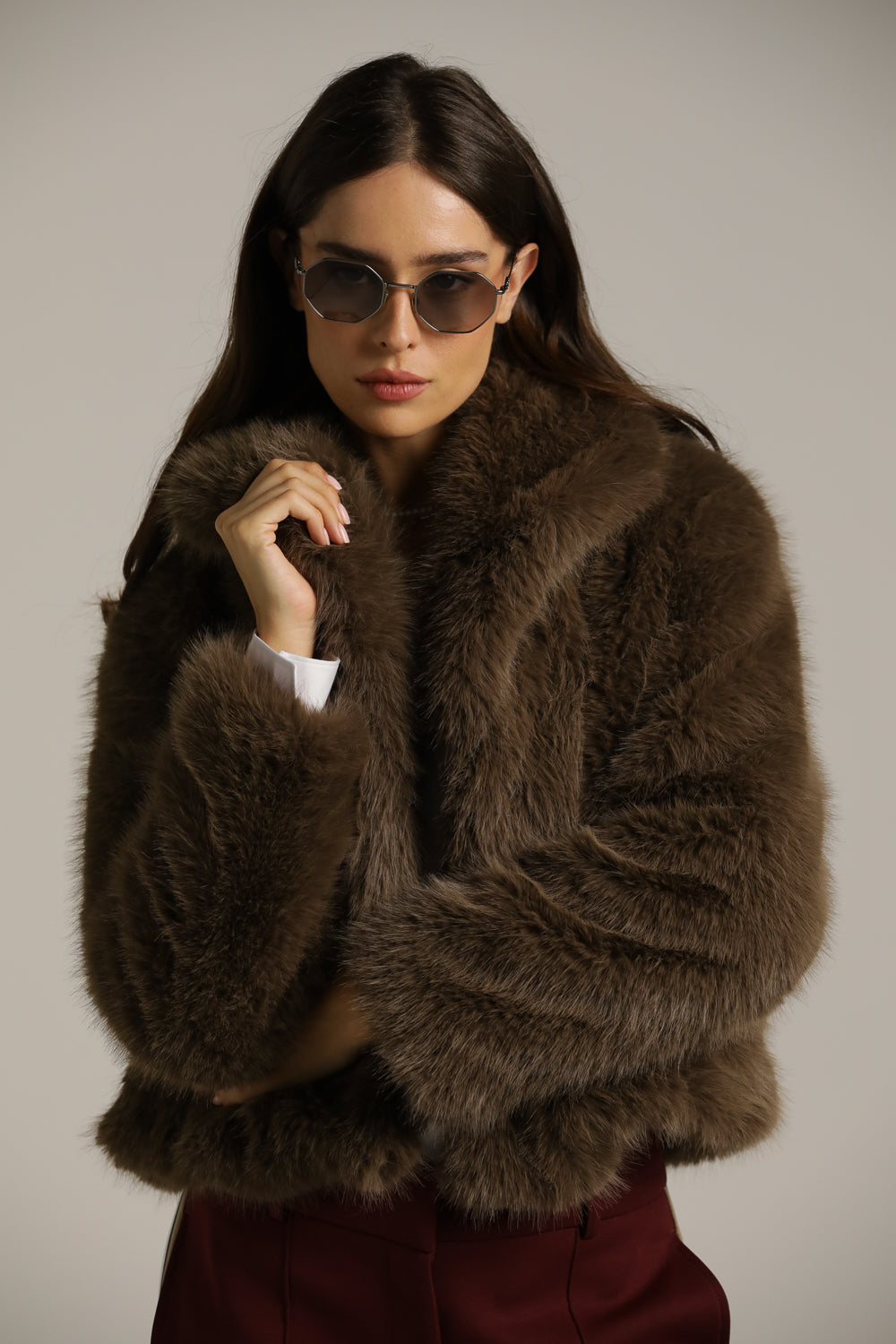 מעיל פרווה מלאכותית בגזרה קצרה | קנת קול 