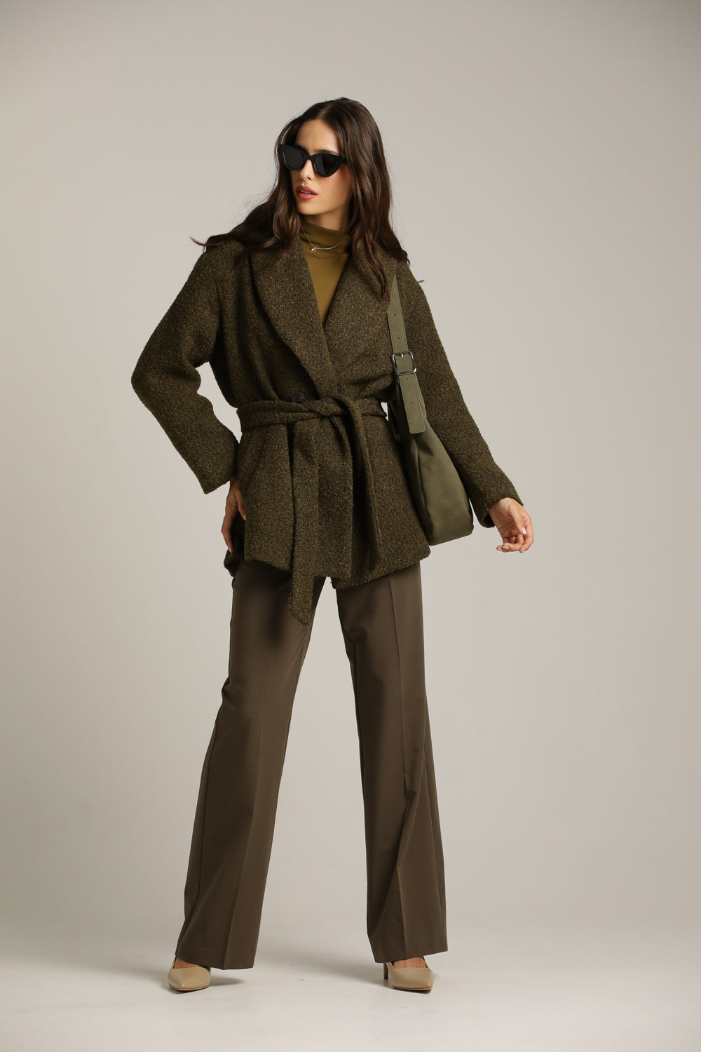 מעיל מחמם במראה צמרי בגוון ירוק זית | קנת קול