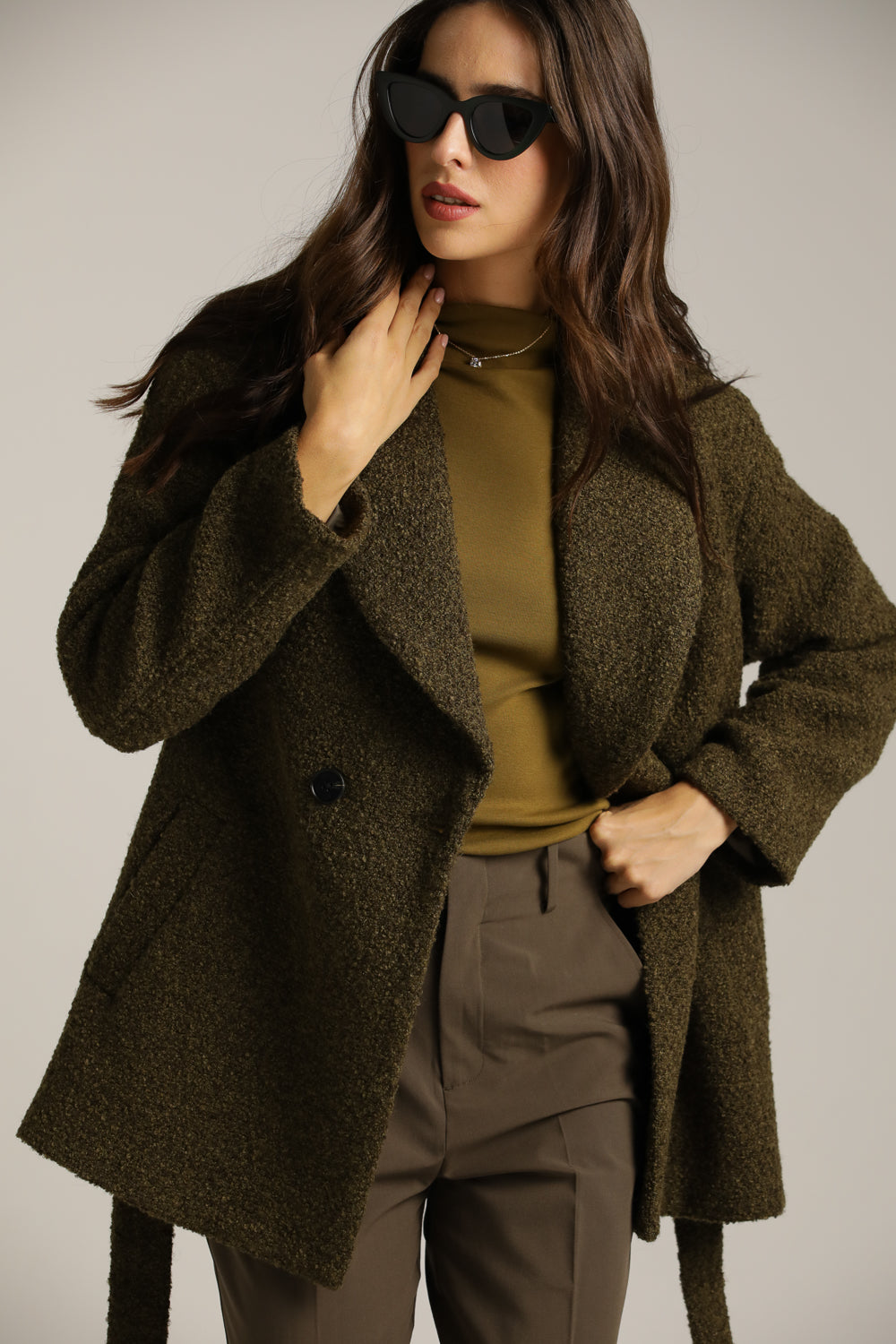 מעיל מחמם במראה צמרי בגוון ירוק זית | קנת קול