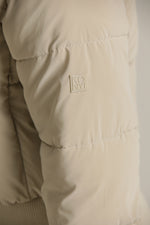 מעיל פוך קצר עם צווארון גבוה | קנת קול