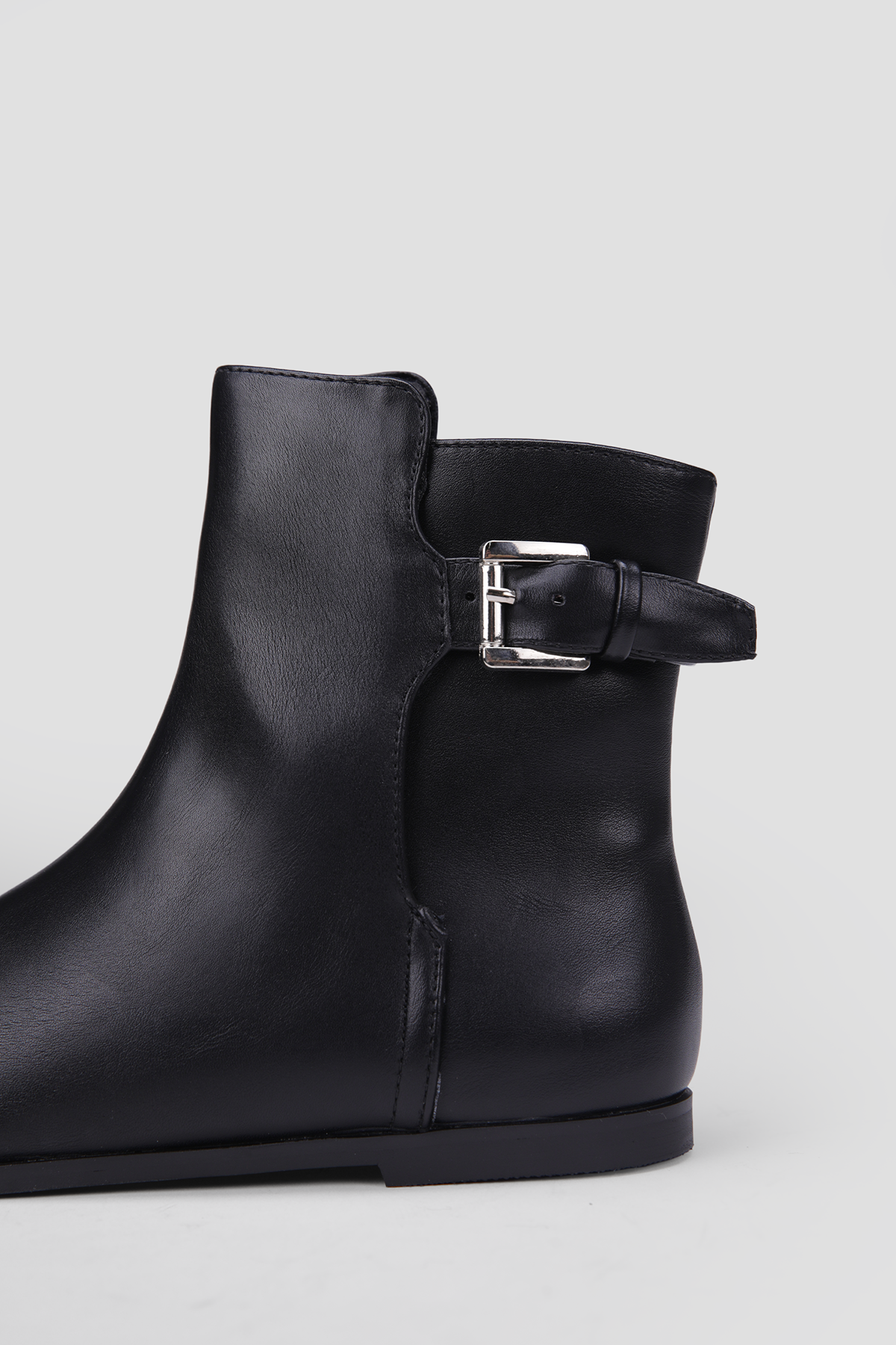 מגפונים אלגנטיים עם אבזם צד | קנת קול