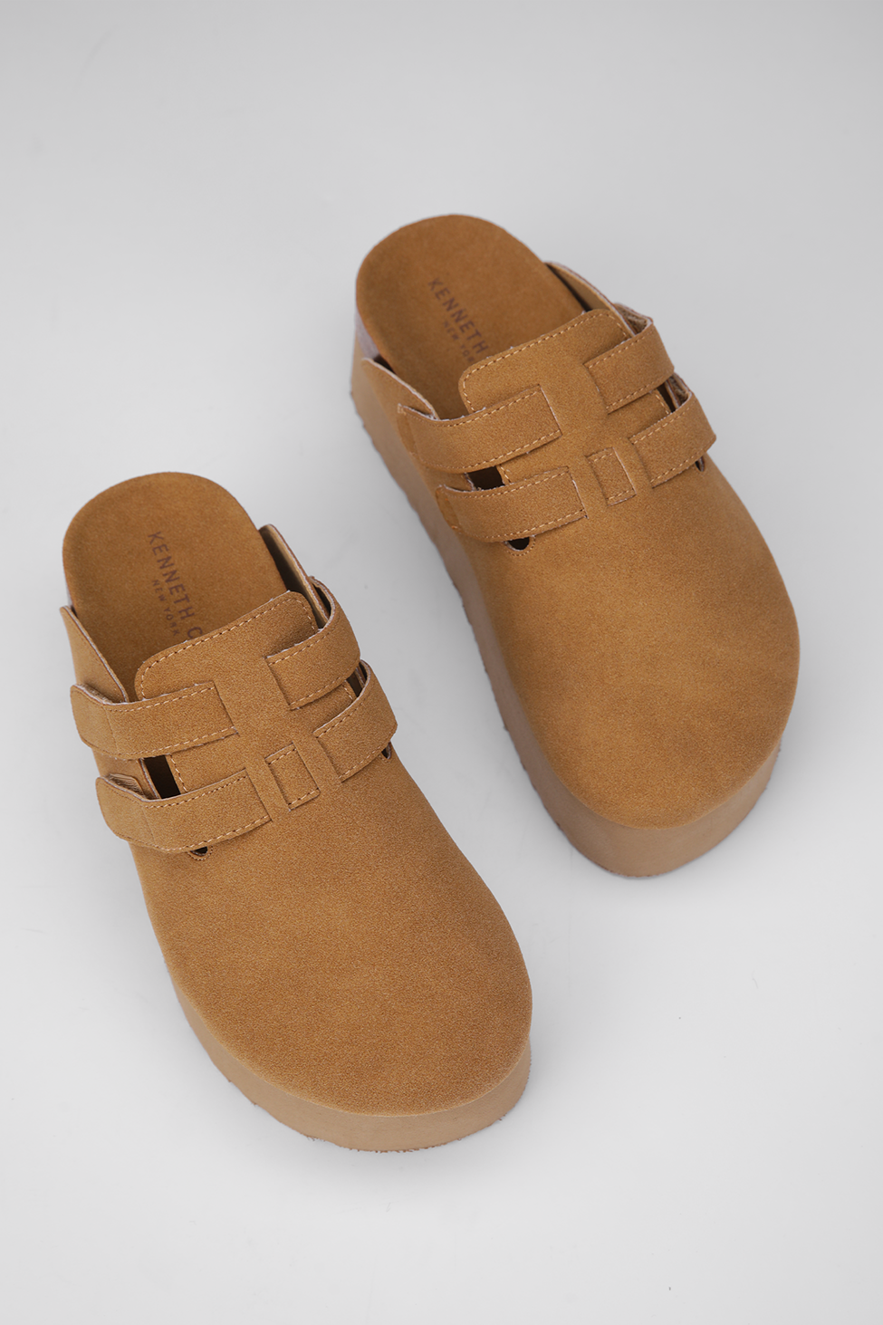 כפכפים סגורות עם פלטפורמה | קנת קול