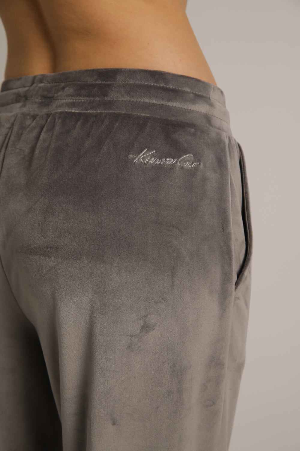 מכנסי טרנינג קטיפה בגזרה ישרה | קנת קול