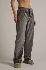 מכנסי טרנינג קטיפה בגזרה ישרה | קנת קול