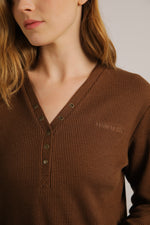 טישירט וואפל ארוכה עם פתח וי | קנת קול