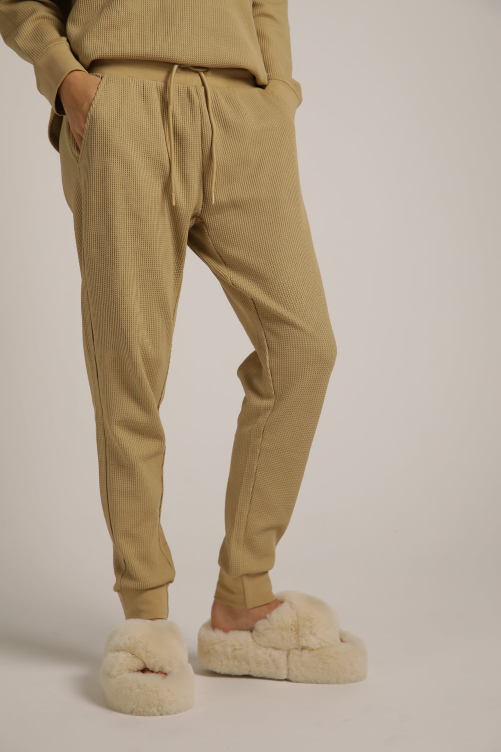 מכנסי ג'וגר בסריגת וואפל | קנת קול