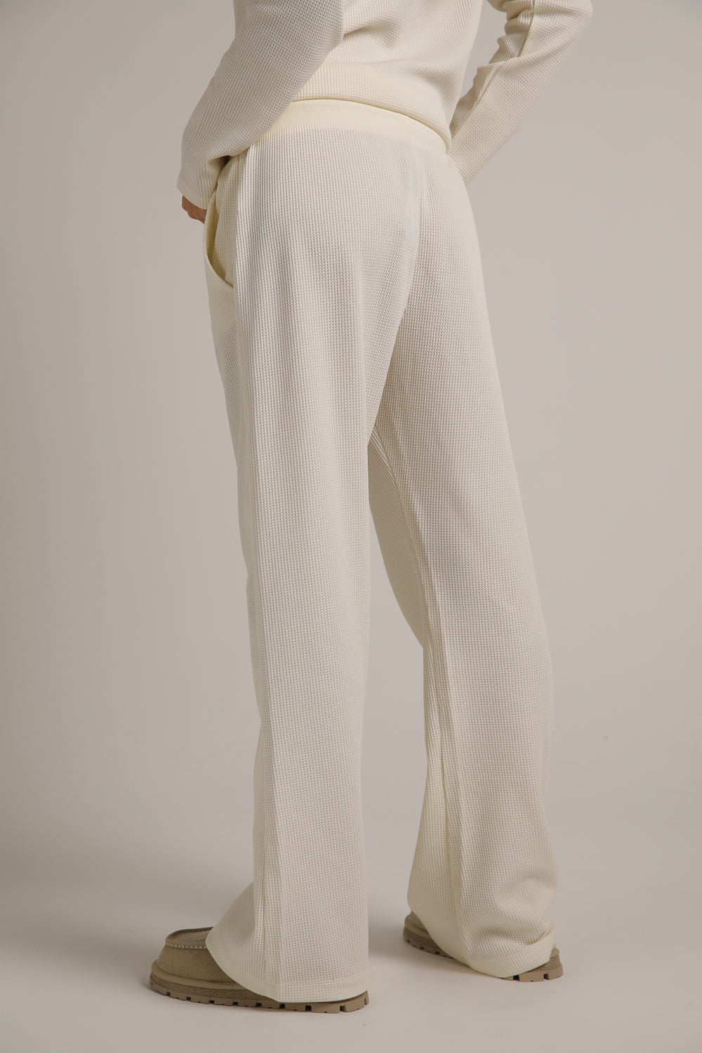 מכנסי טרנינג וואפל בגזרה רחבה | קנת קול