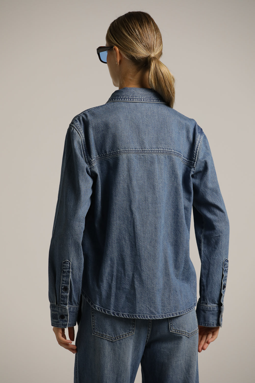 חולצת ג'ינס מכופתרת | קנת קול