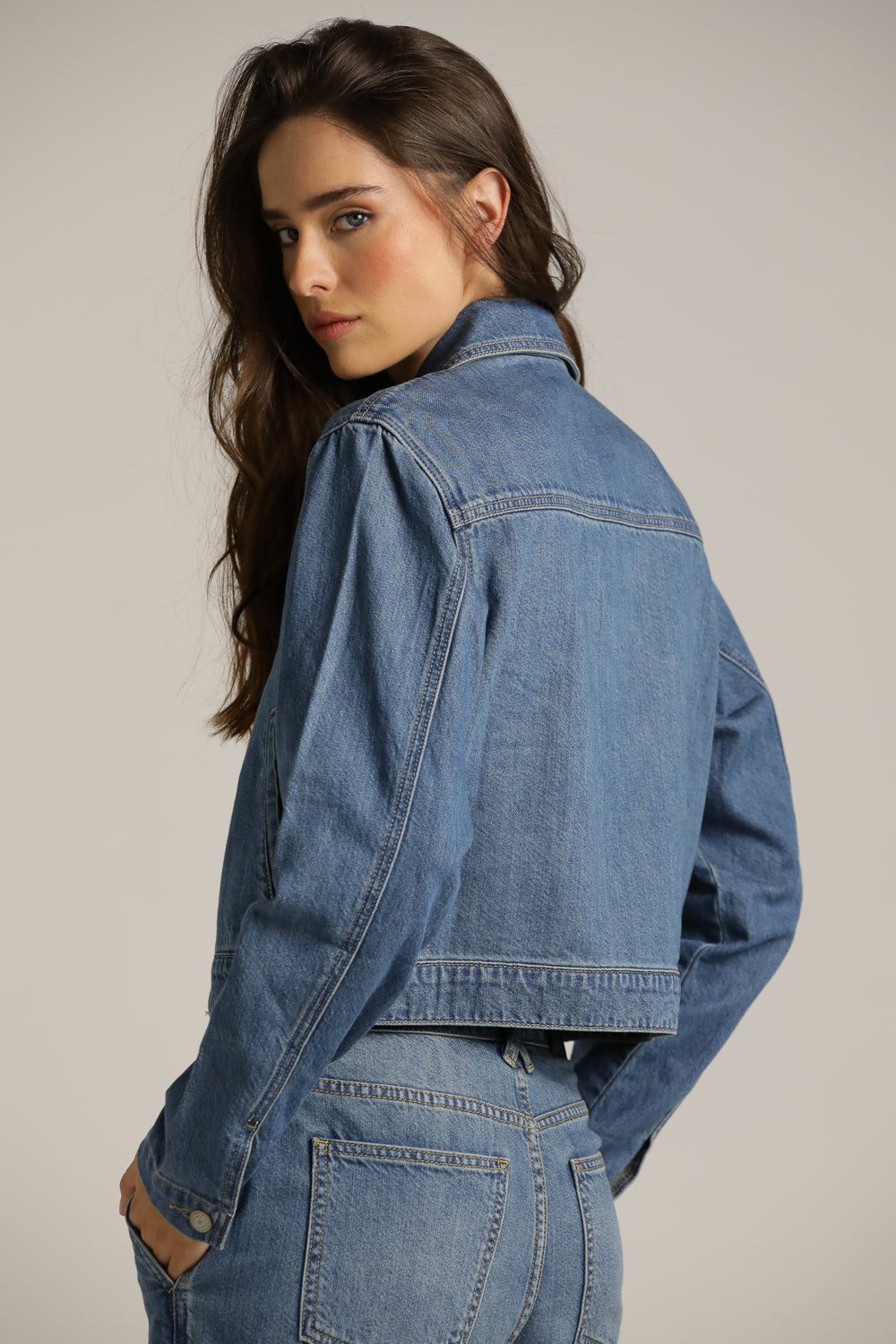 ג'קט ג'ינס קצר בגזרת בוקסר | קנת קול 