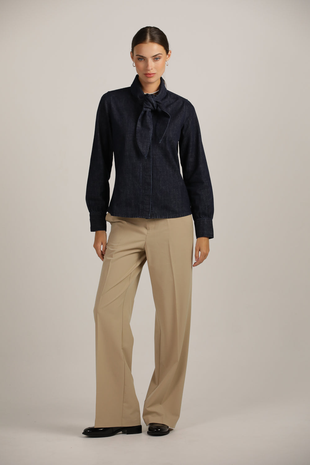 חולצת ג'ינס מכופתרת עם קשירה | קנת קול