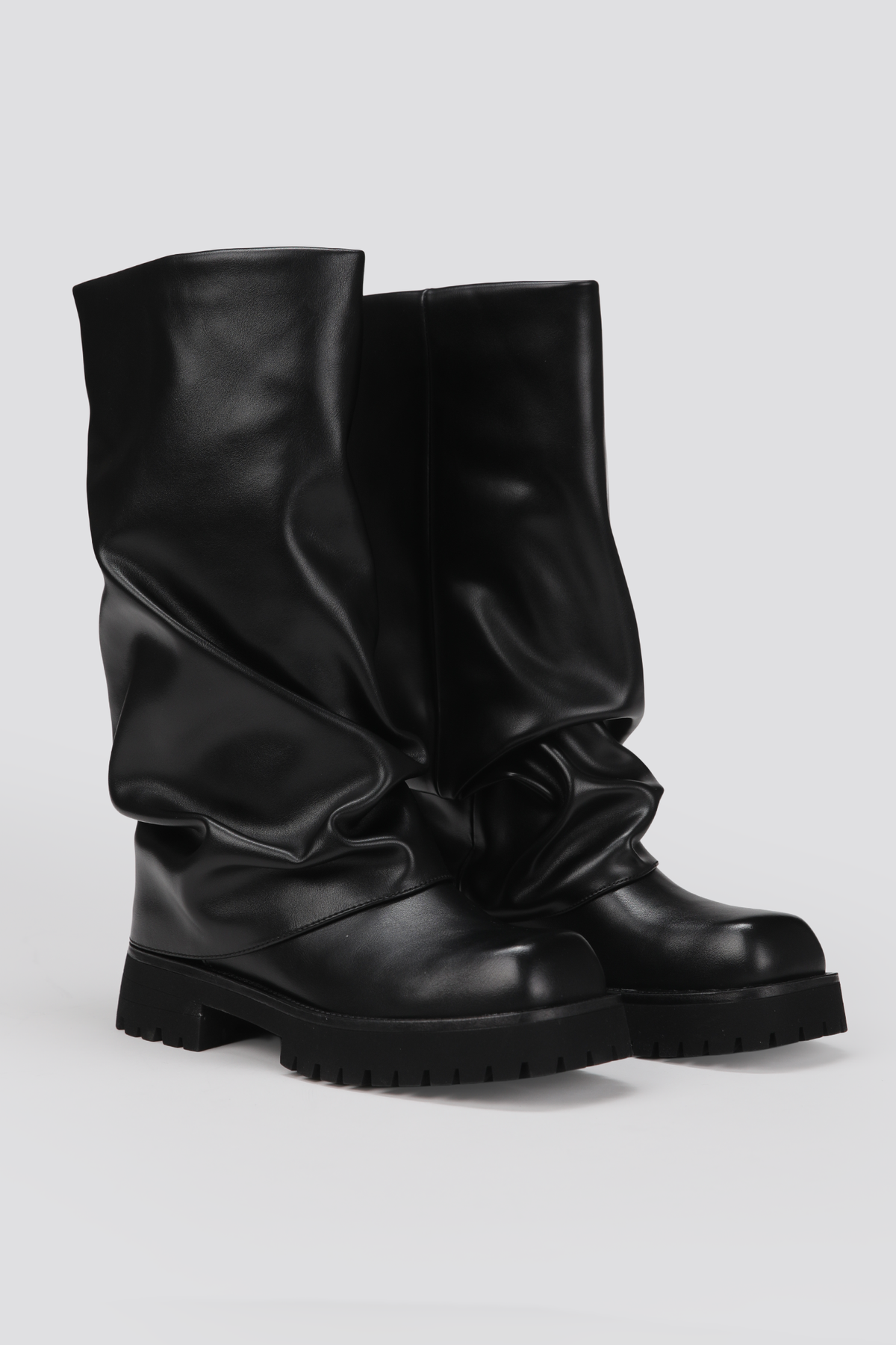 מגפי דמוי עור שחורים לנשים | קנת קול