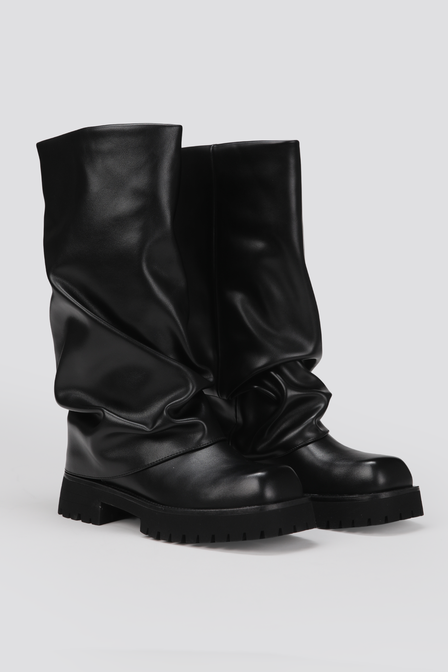 מגפי דמוי עור שחורים לנשים | קנת קול