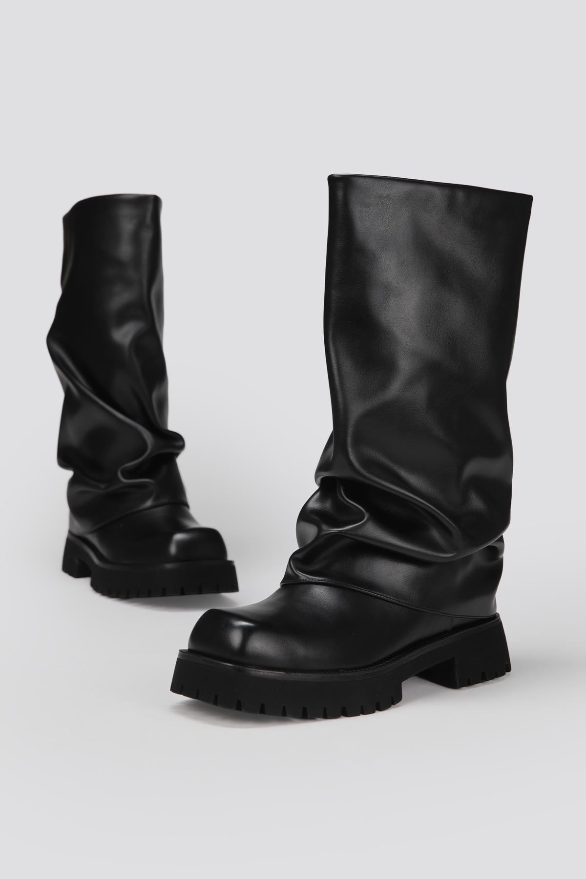 מגפי דמוי עור שחורים לנשים | קנת קול