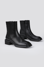 מגפוני עור לנשים בצבע שחור | קנת קול