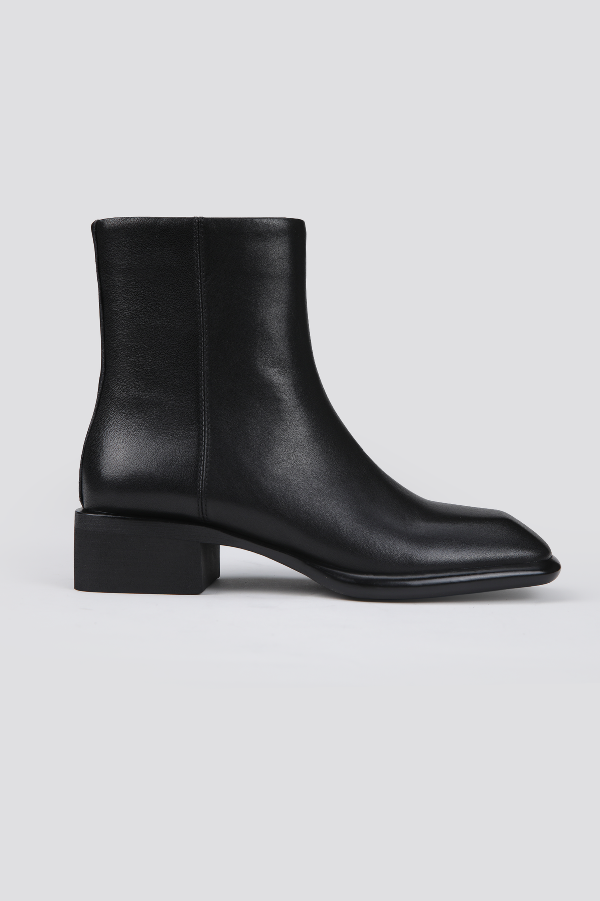 מגפוני עור לנשים בצבע שחור | קנת קול