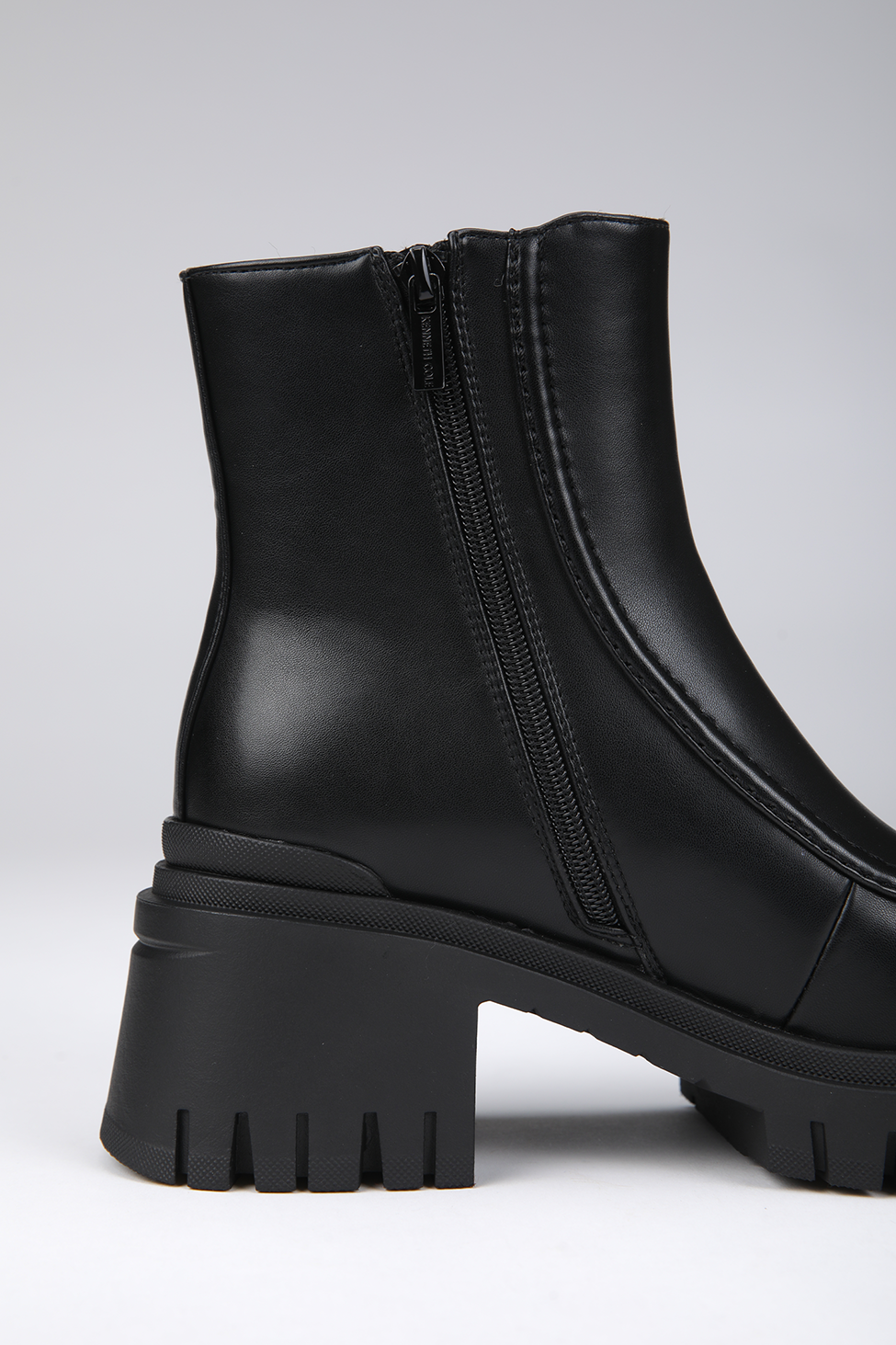 מגפוני עור עם סוליה עבה לנשים | קנת קול