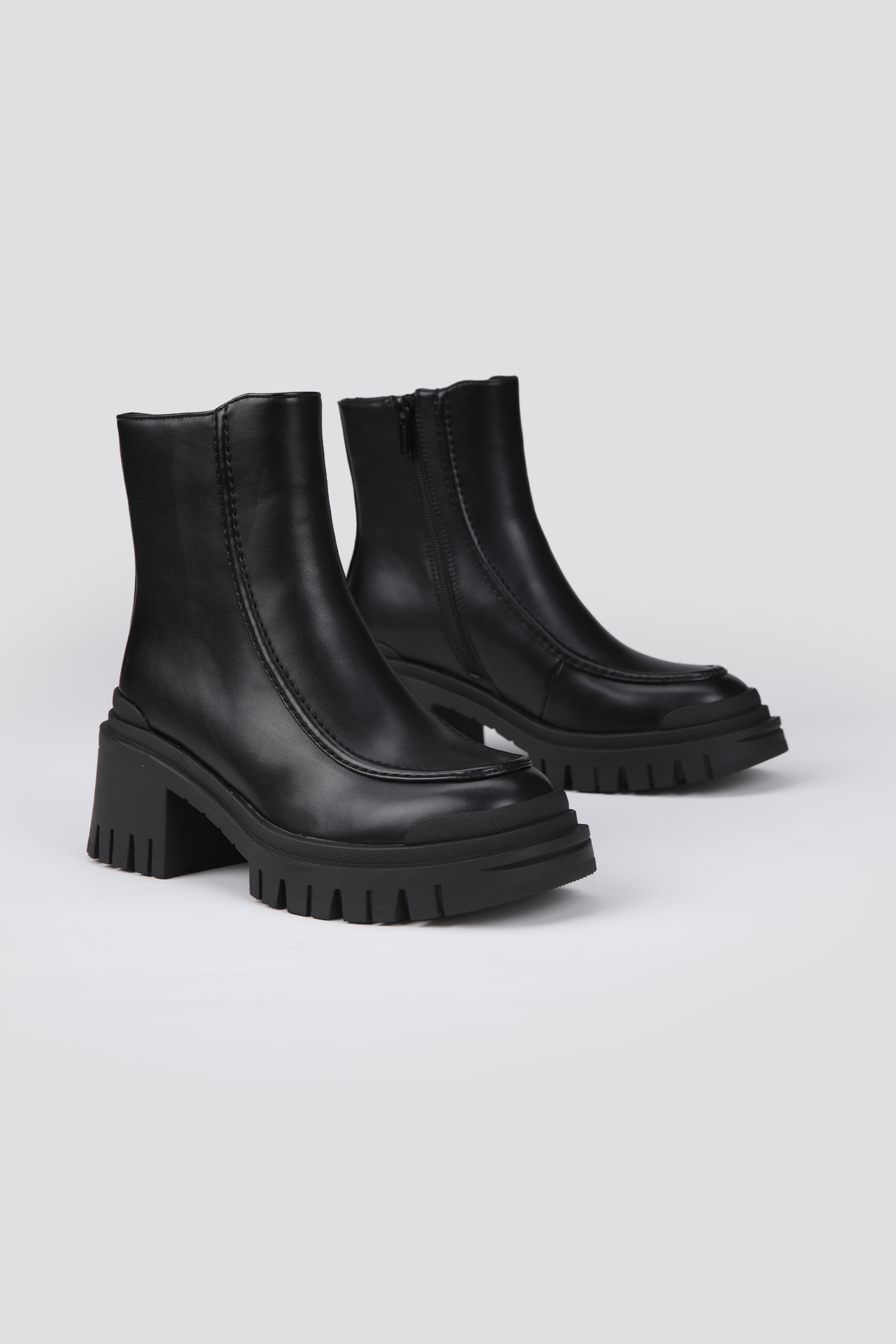 מגפוני עור עם סוליה עבה לנשים | קנת קול