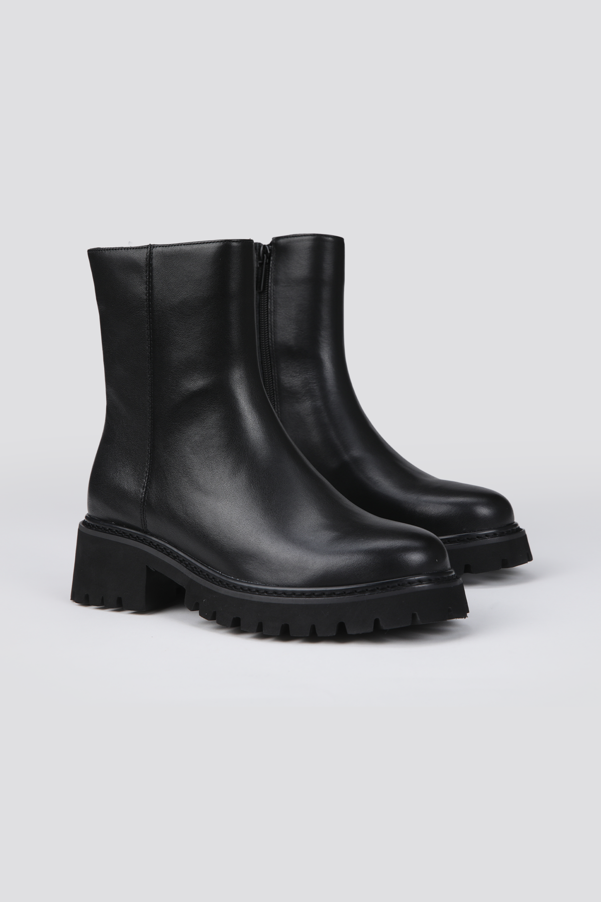 מגפוני עור עם סוליית טרקטור | קנת קול