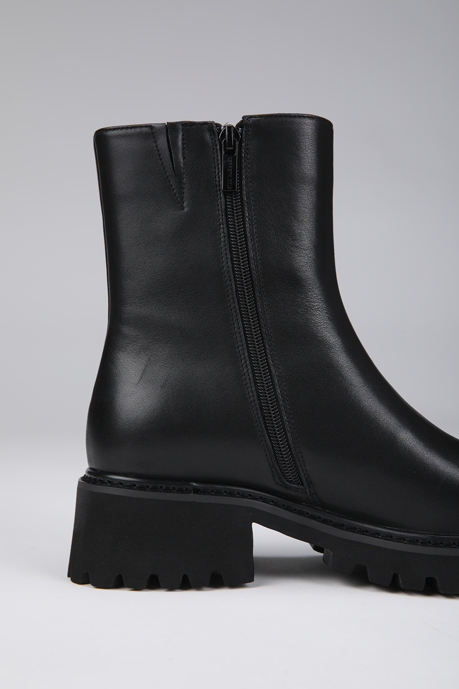 מגפוני עור עם סוליית טרקטור | קנת קול