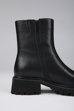 מגפוני עור עם סוליית טרקטור | קנת קול