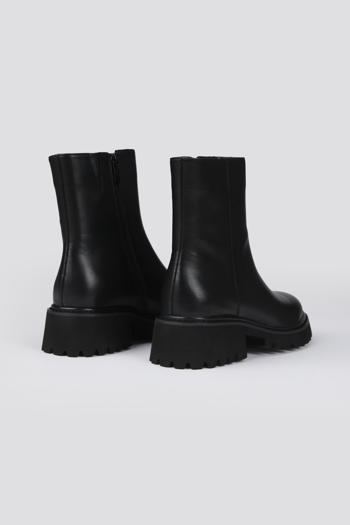 מגפוני עור עם סוליית טרקטור | קנת קול