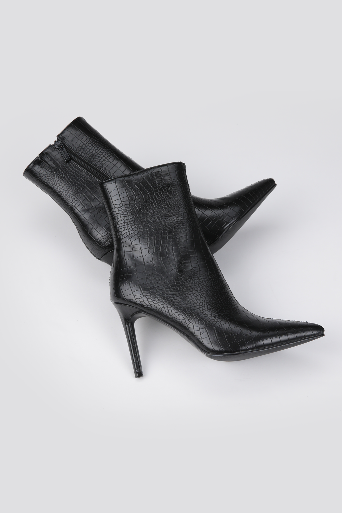 מגפוני עקב בעיצוב קרוקודיל | קנת קול