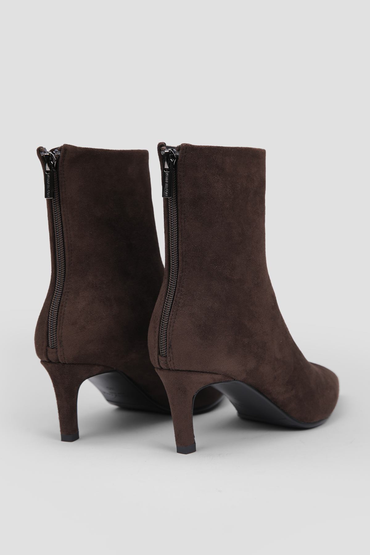 מגפוני עקב לנשים | קנת קול