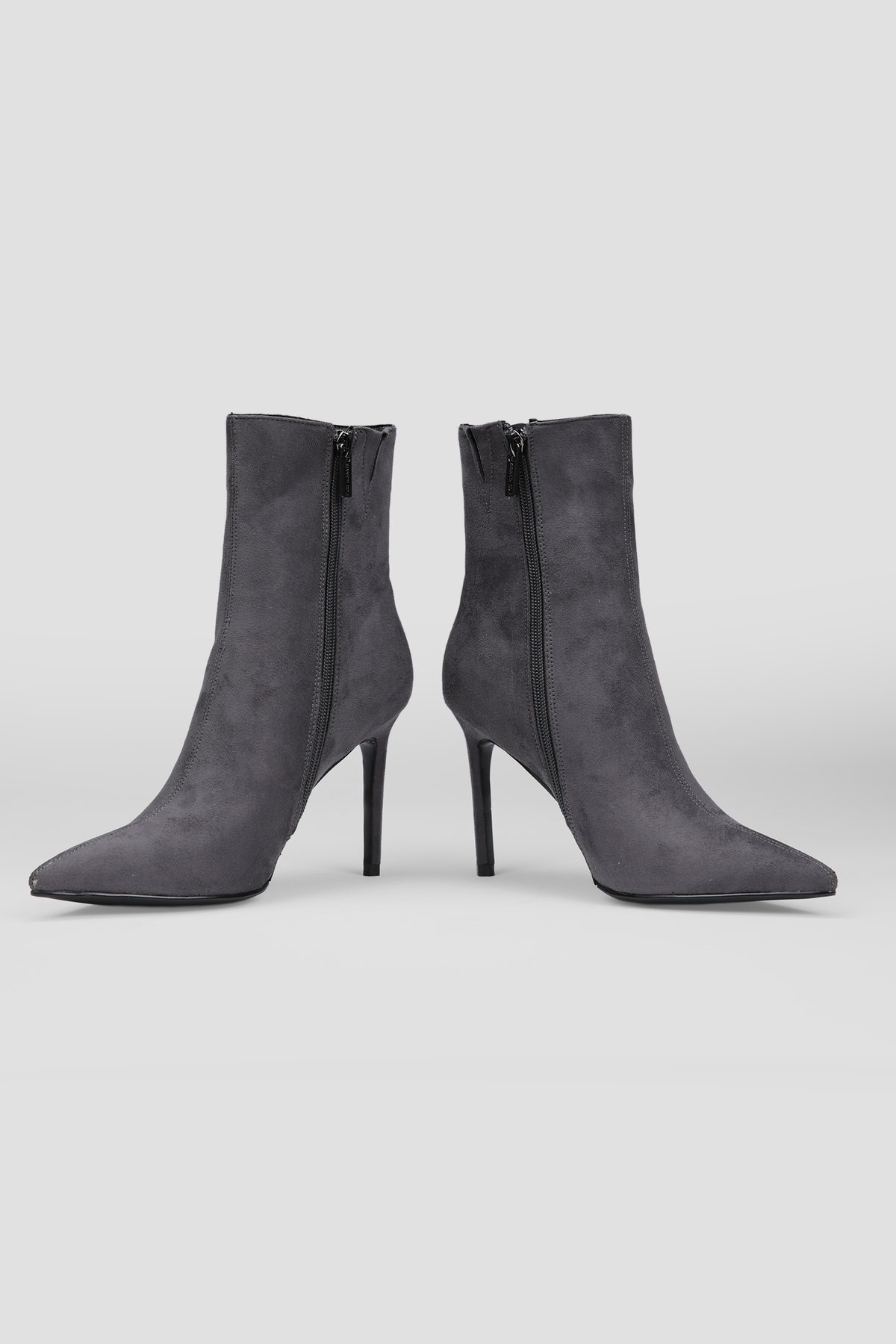 מגפוני עקב אלגנטיים בצבע אפור | קנת קול