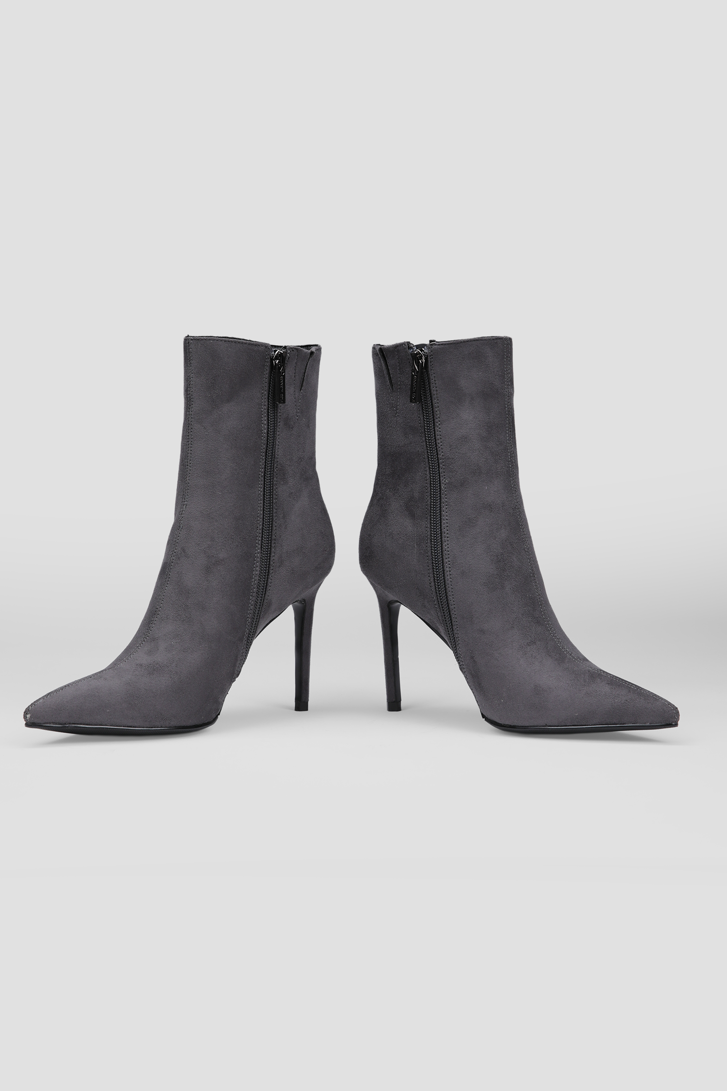 מגפוני עקב אלגנטיים בצבע אפור | קנת קול