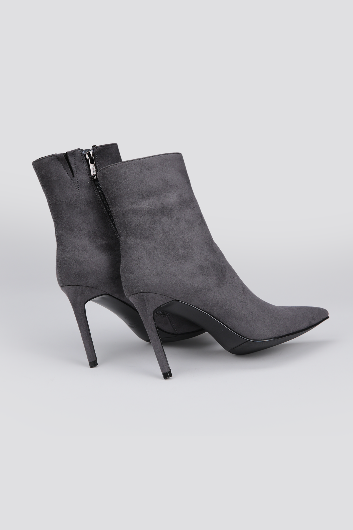 מגפוני עקב אלגנטיים בצבע אפור | קנת קול