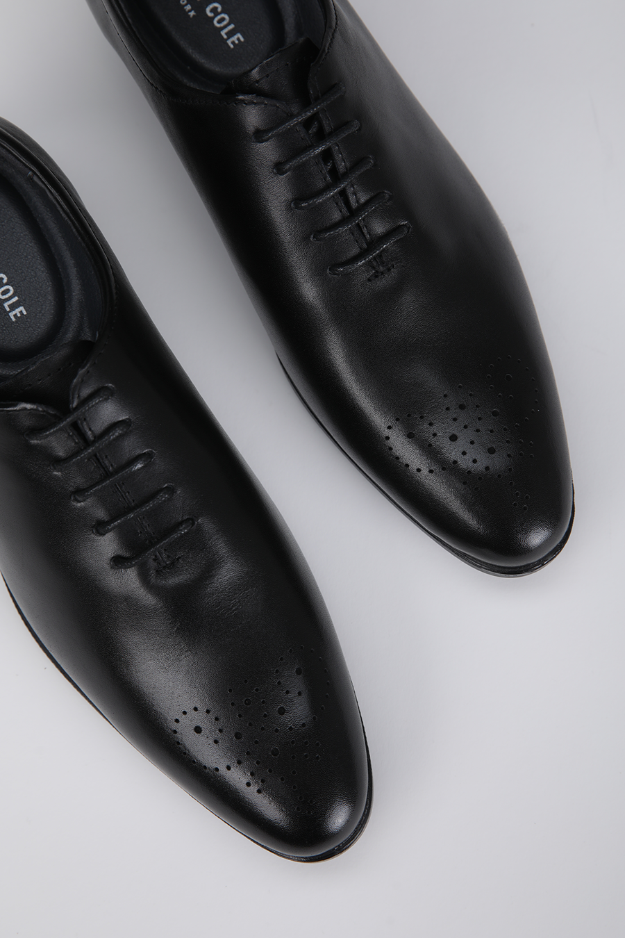 נעלי אלגנט מעור בצבע שחור | קנת קול