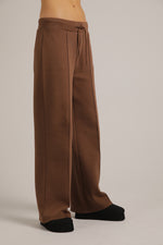 מכנסי טרנינג עם תפירה בולטת | קנת קול