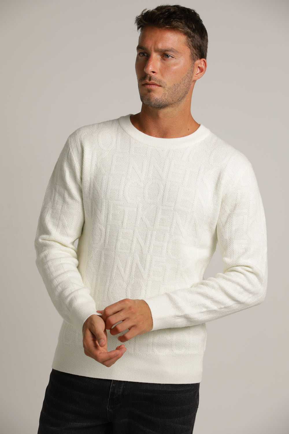 סריג עם דוגמת לוגו מובלטת | קנת קול