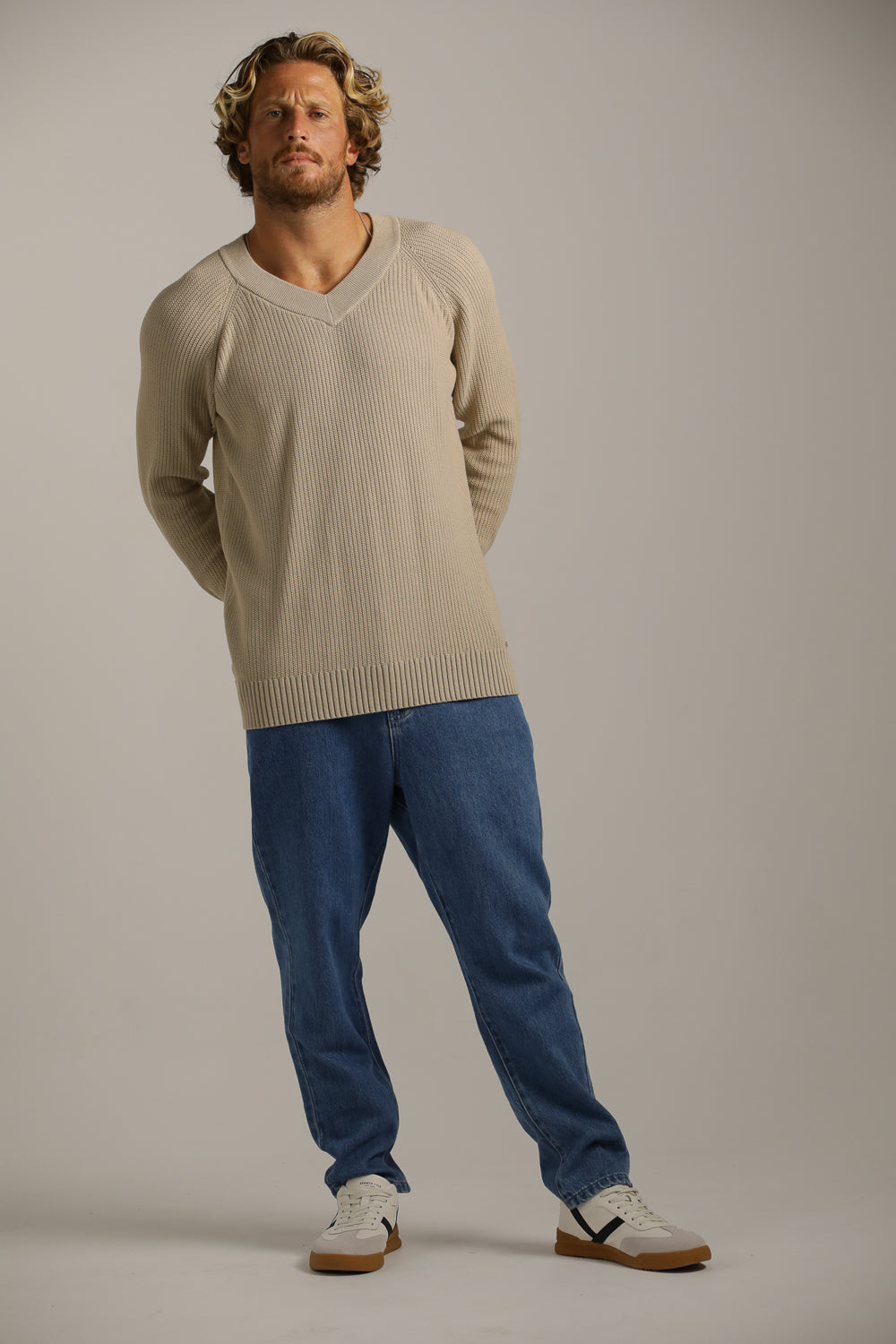 סריג רגלן צווארון וי | קנת קול