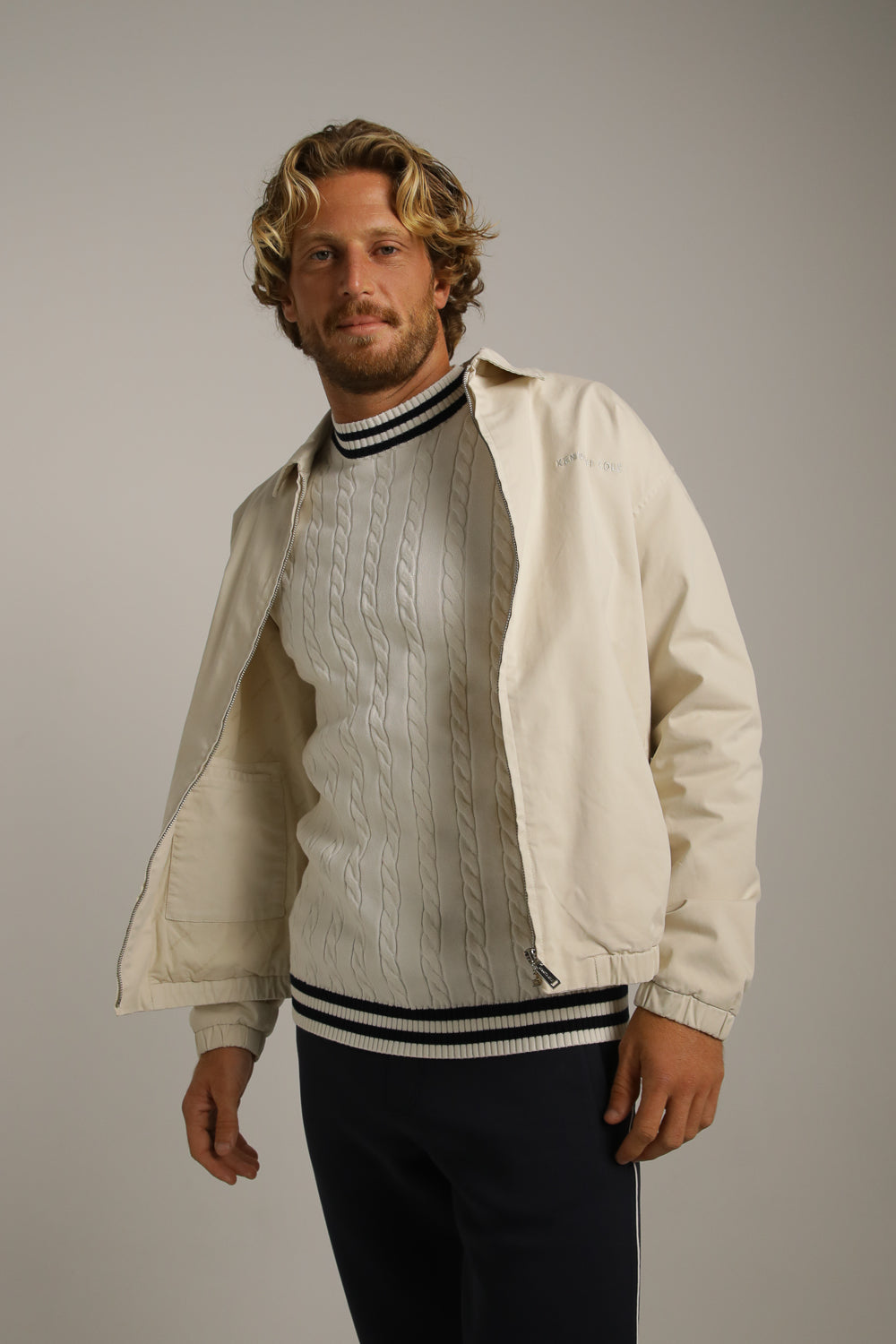 סריג בעיצוב טקסטורת צמות | קנת קול