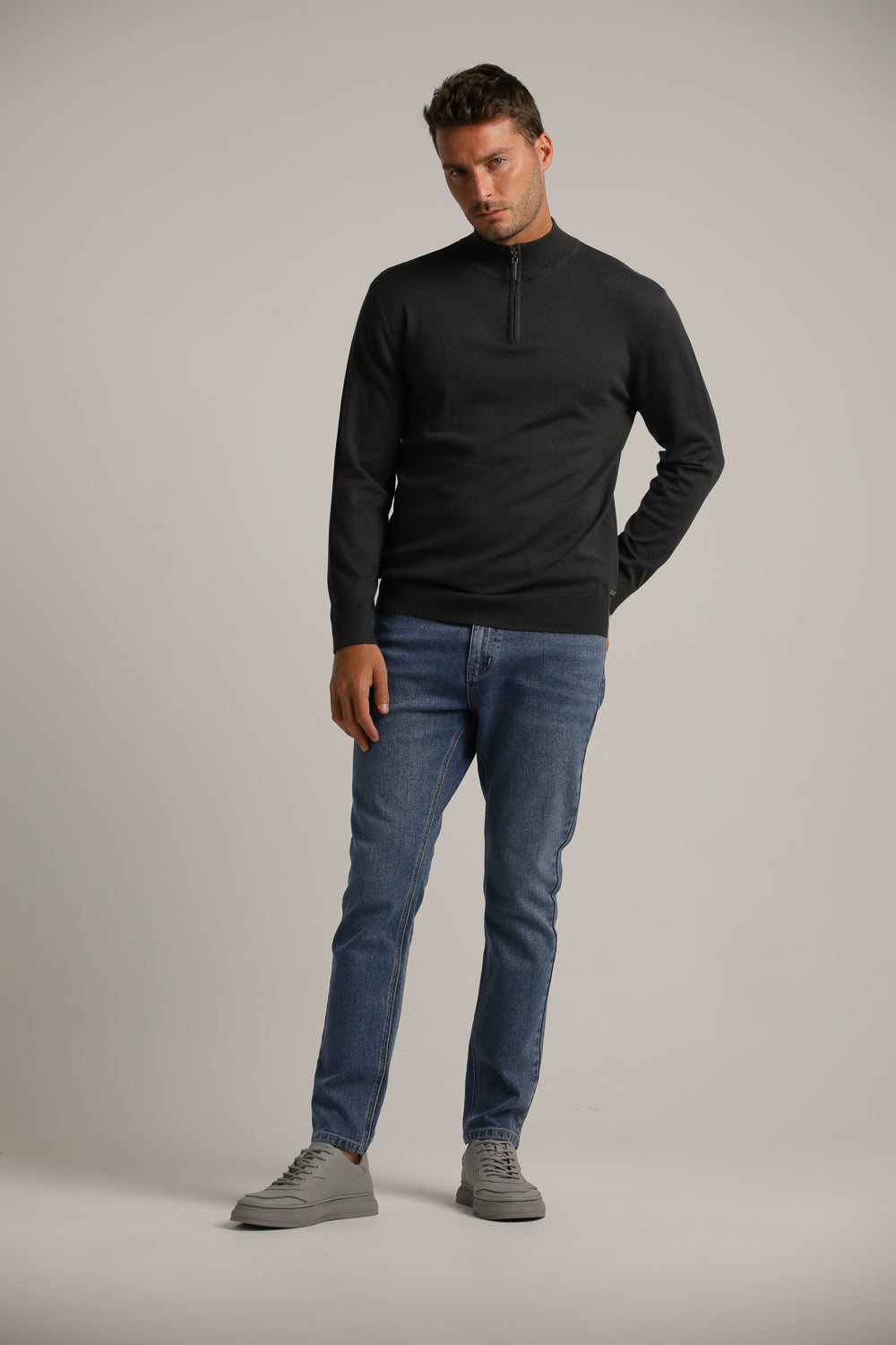 סריג עם צווארון חצי רוכסן | קנת קול