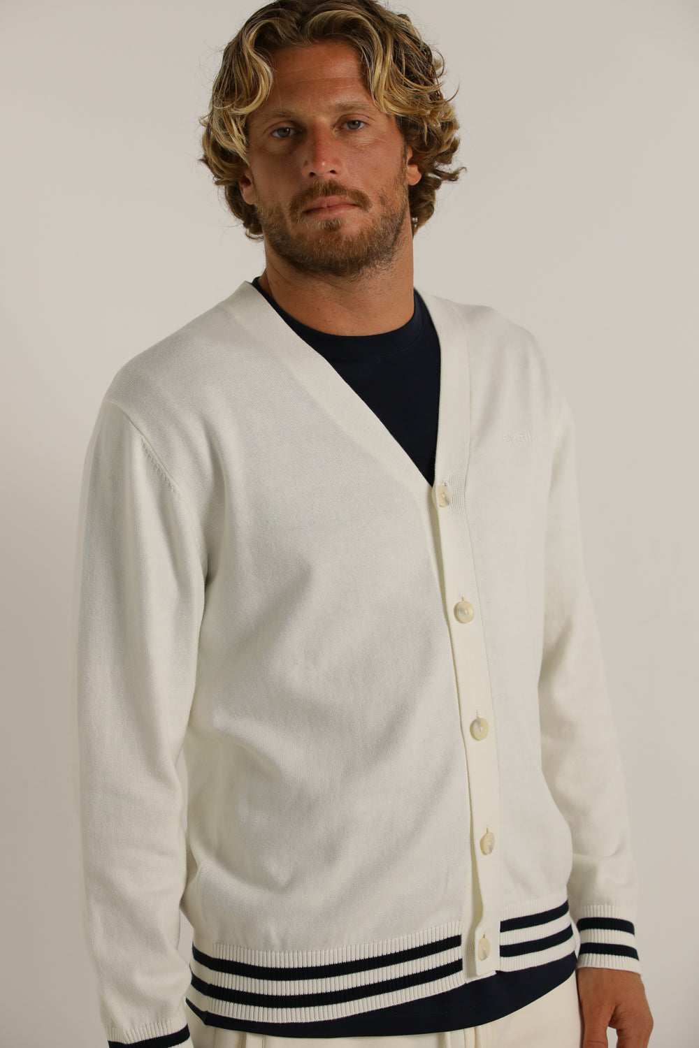 קרדיגן עם עיצוב פסים קונטרסטים | קנת קול