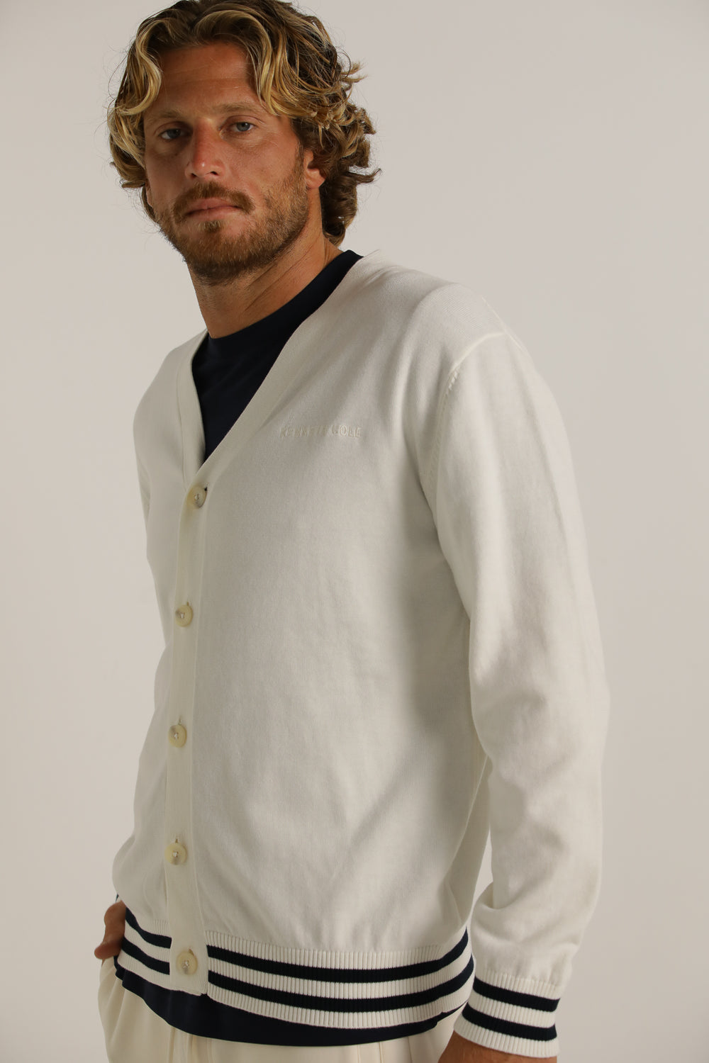 קרדיגן עם עיצוב פסים קונטרסטים | קנת קול