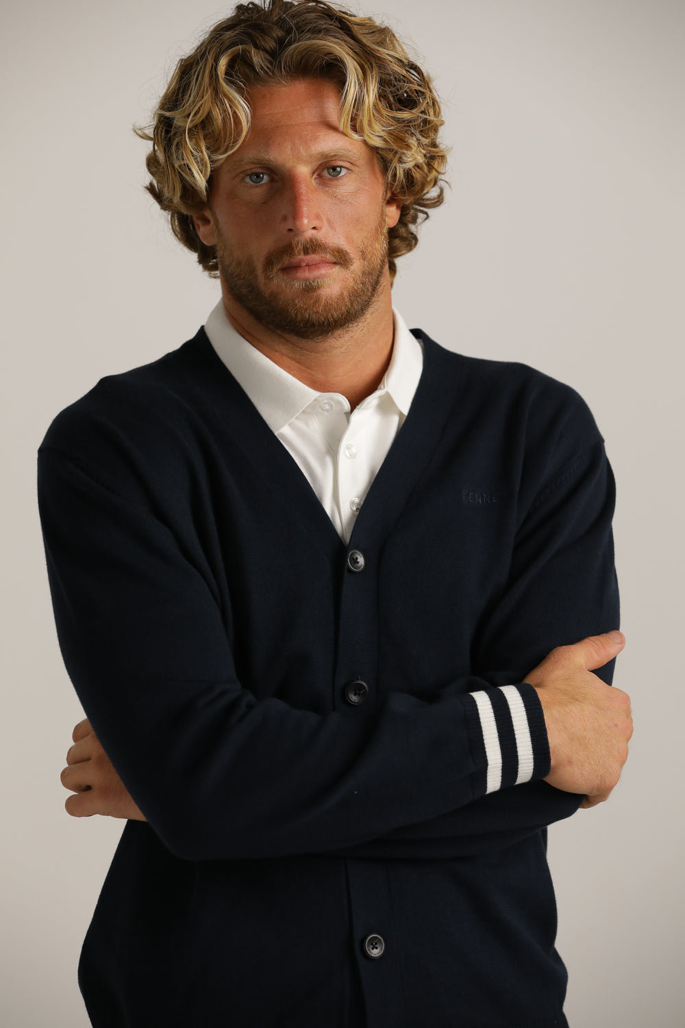 קרדיגן עם עיצוב פסים קונטרסטים | קנת קול