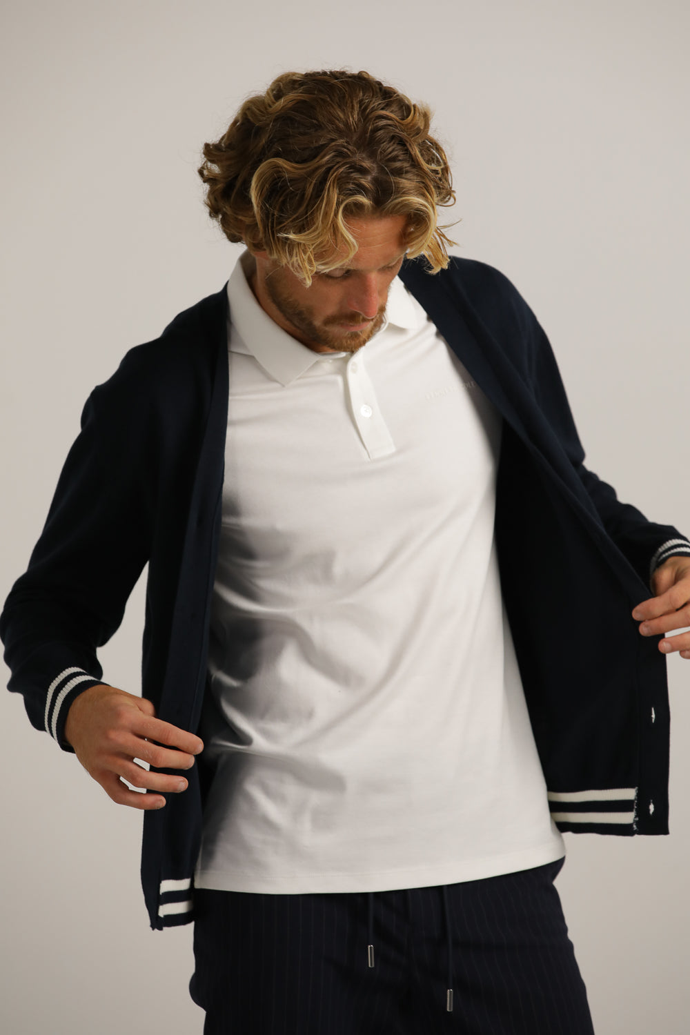 קרדיגן עם עיצוב פסים קונטרסטים | קנת קול