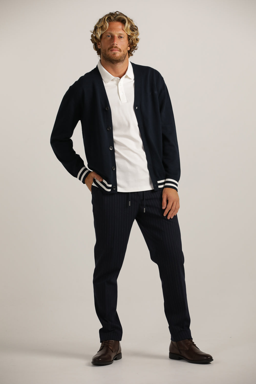 קרדיגן עם עיצוב פסים קונטרסטים | קנת קול