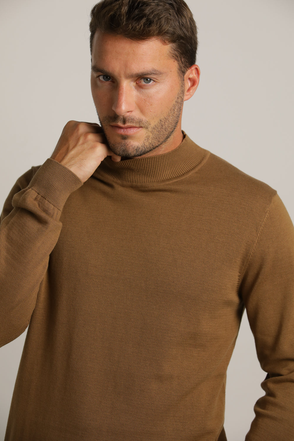 סריג עם צווארון גולף | קנת קול