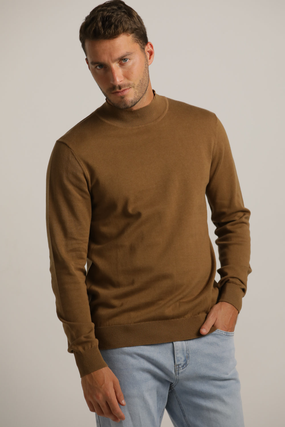 סריג עם צווארון גולף | קנת קול