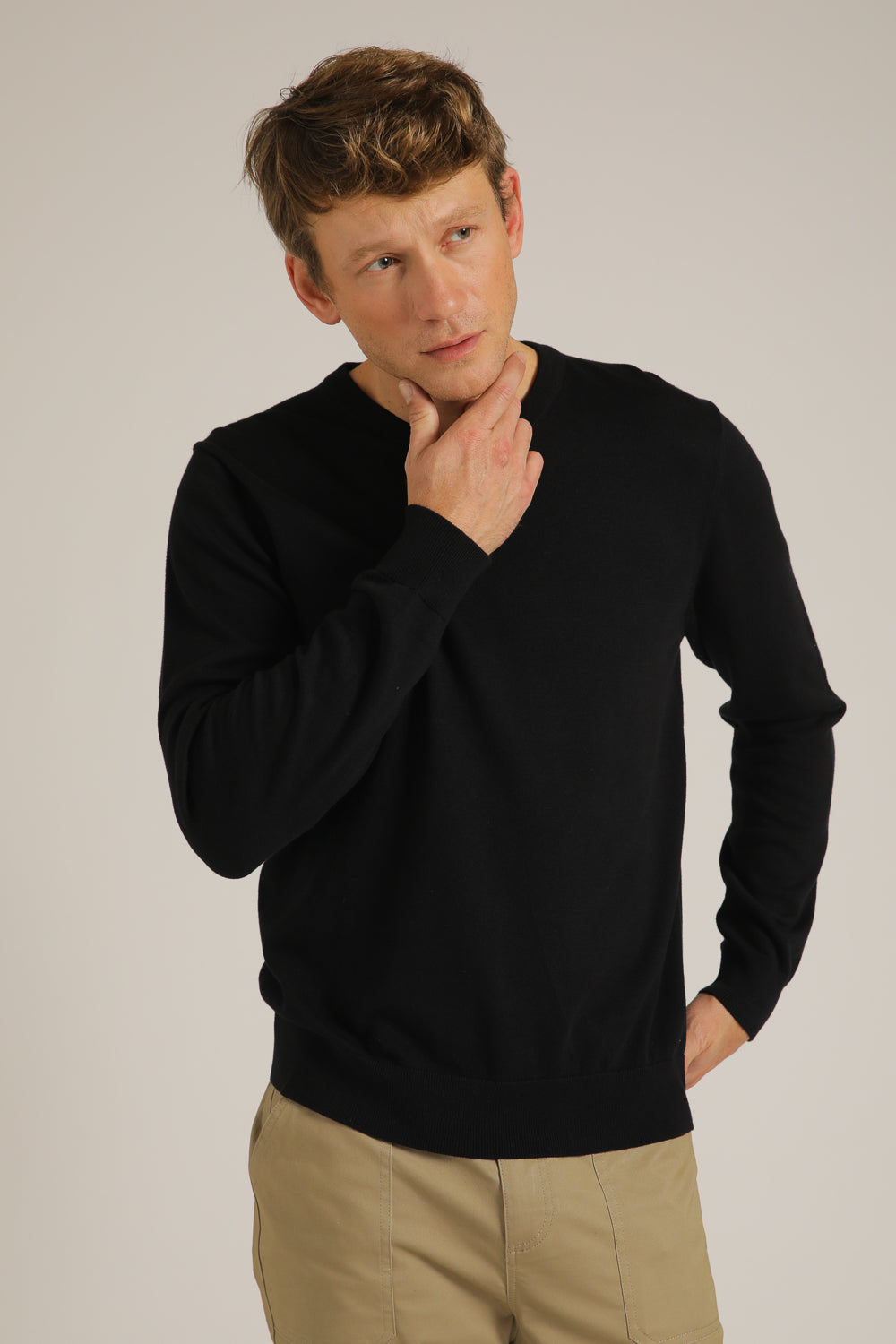 חולצת סריג עם צווארון וי | קנת קול