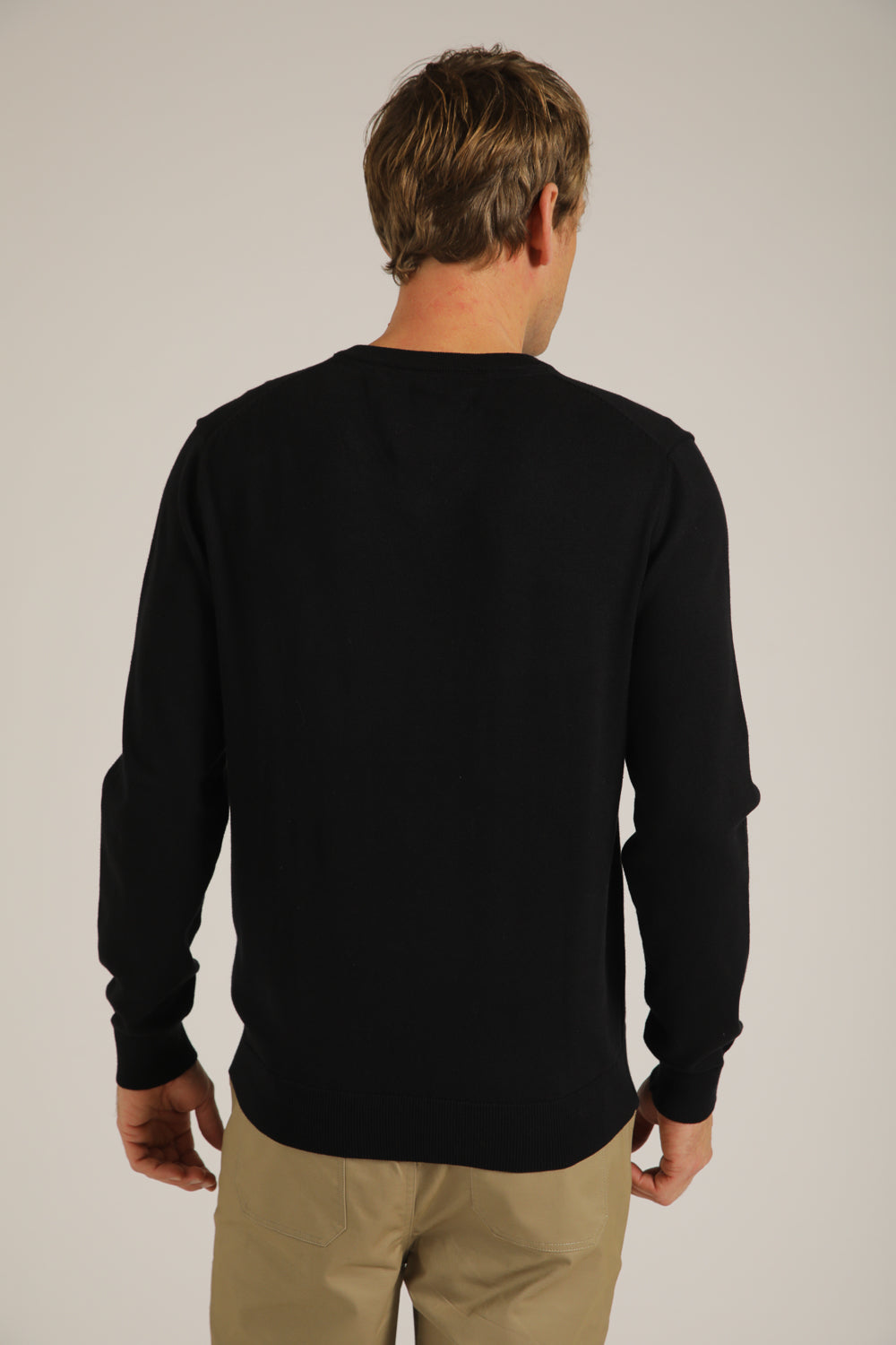 חולצת סריג עם צווארון וי | קנת קול