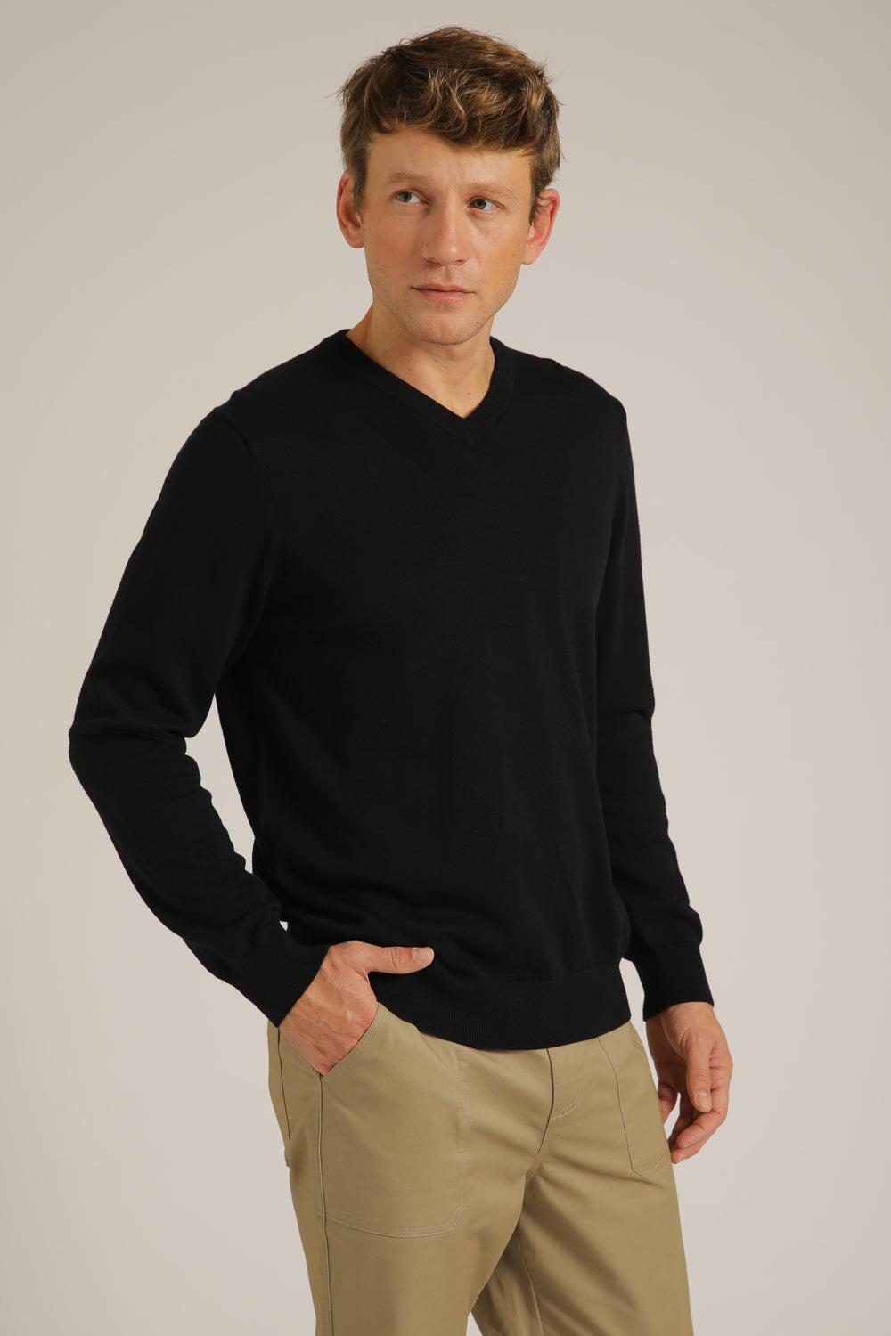 חולצת סריג עם צווארון וי | קנת קול