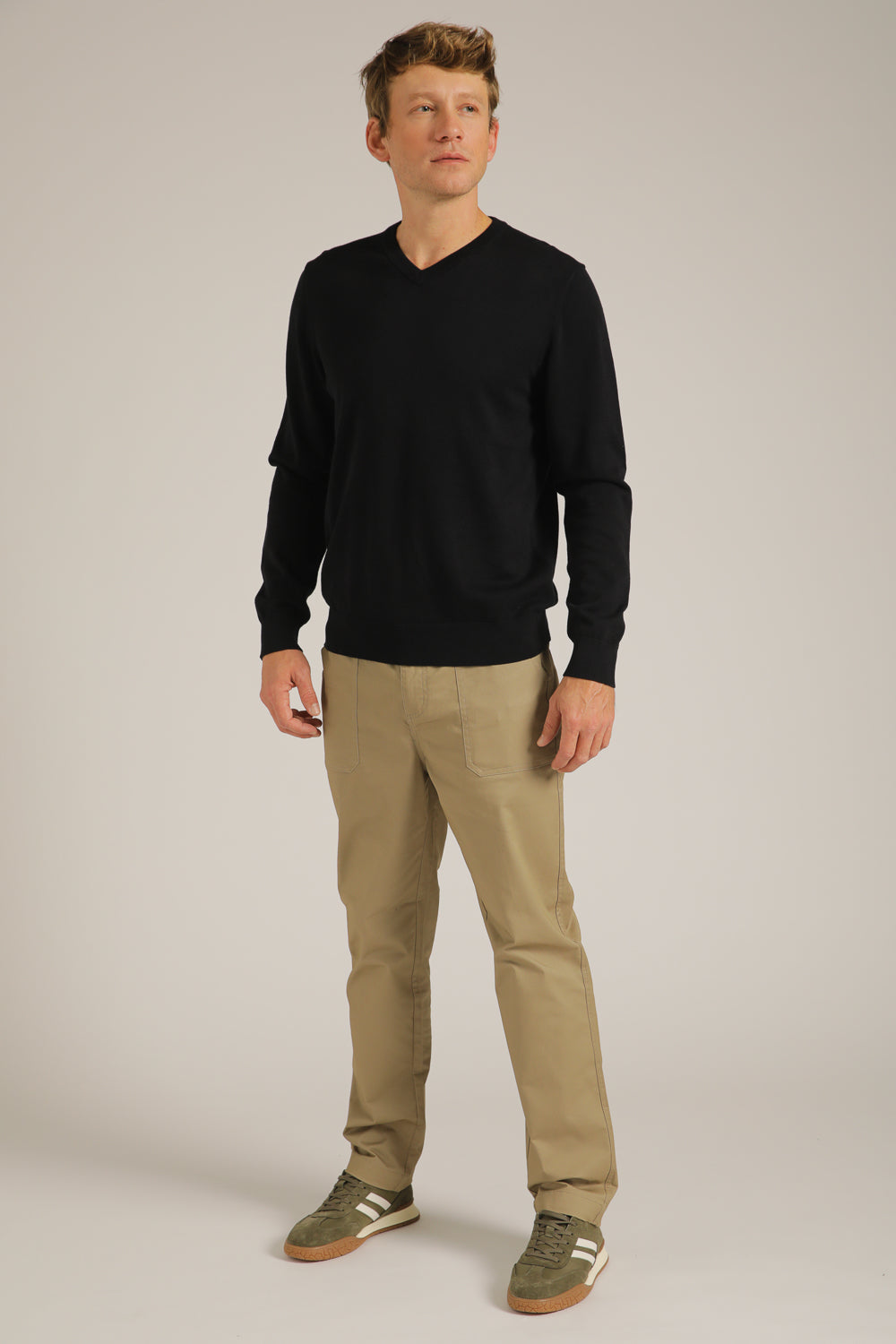 חולצת סריג עם צווארון וי | קנת קול