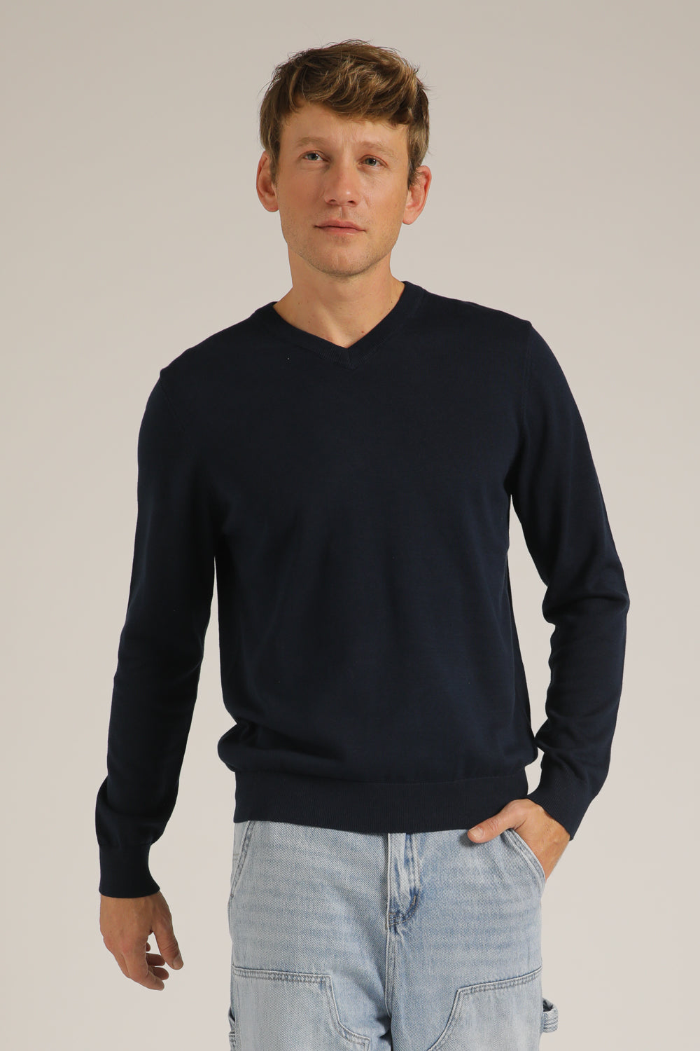 חולצת סריג עם צווארון וי | קנת קול